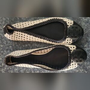 Tory Burch Navy and Cream Woven Flats